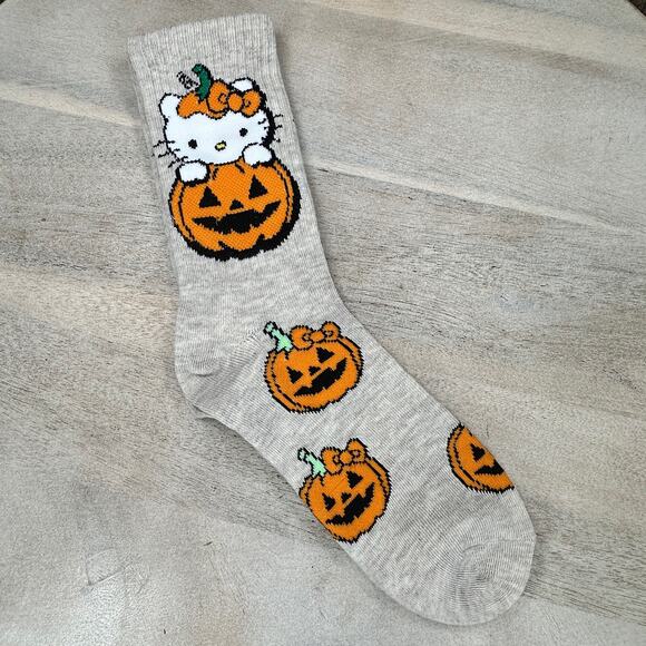 SANRIO HELLO KITTY Halloween Womens Ankle Socks Set of 3 Bats Pumpkin Mummy New - Picture 4 of 15